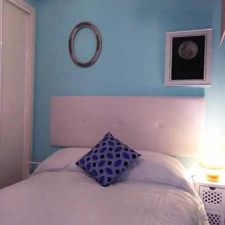 Trafalgar Apartment *